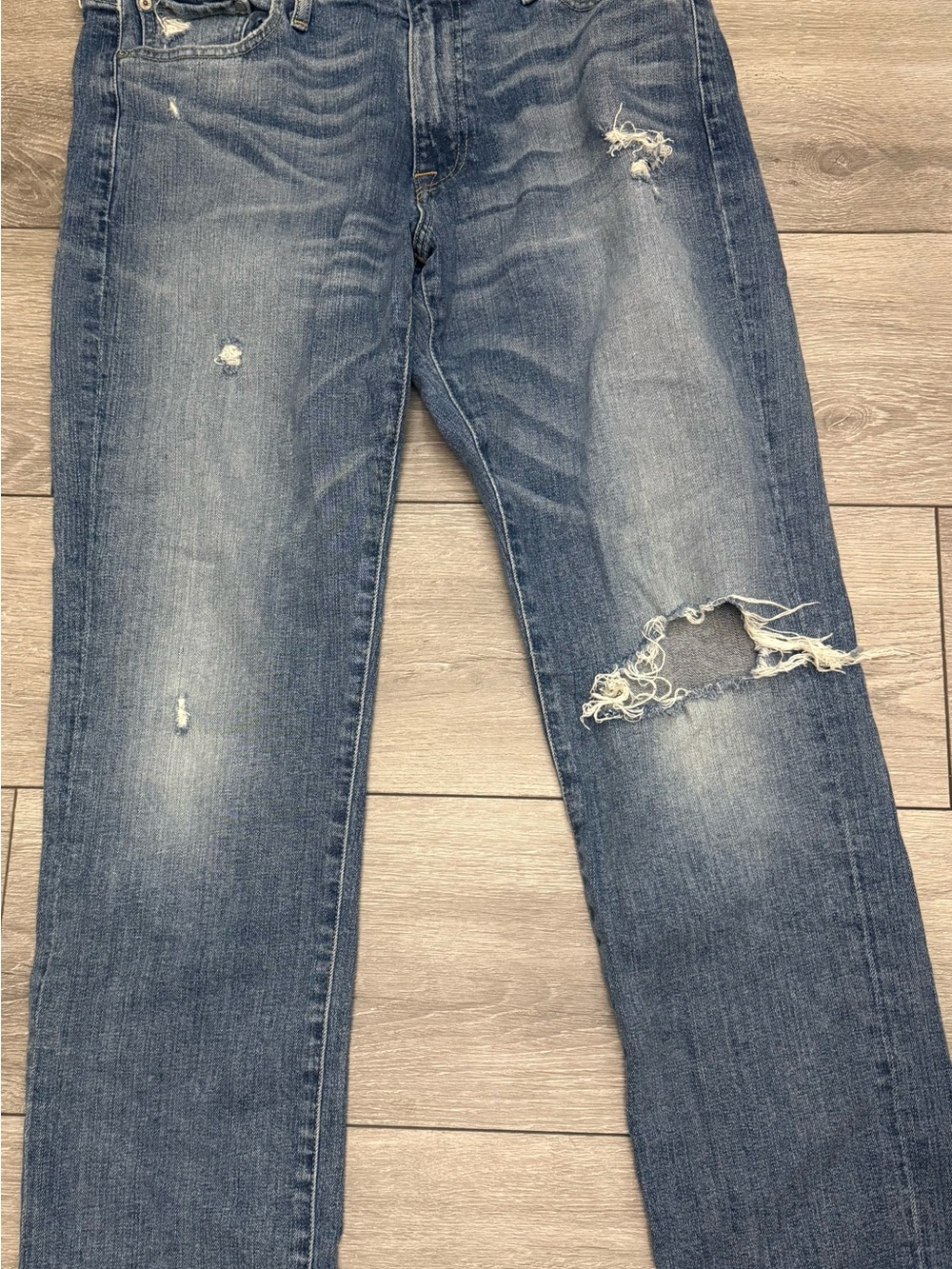 Men’s Lucky Distressed Blue Jeans